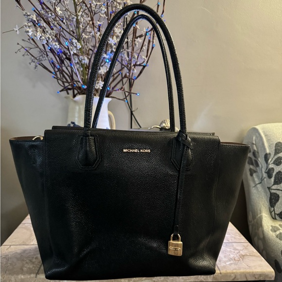 Michael Kors Handbags - Michael Kors Tote / Laptop Bag